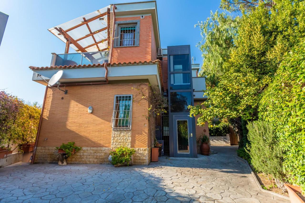 Апартаменты St Peter'S Spacious 4 Bdr With Private Parking Рим Экстерьер фото