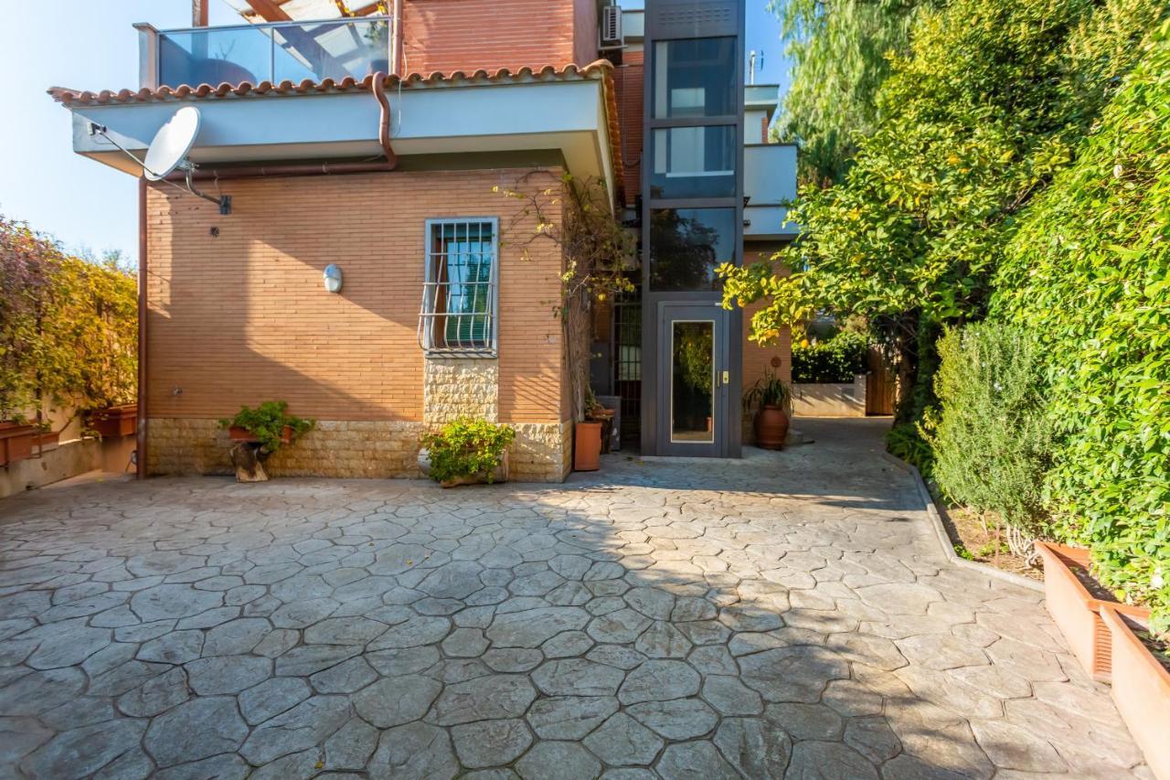 Апартаменты St Peter'S Spacious 4 Bdr With Private Parking Рим Экстерьер фото
