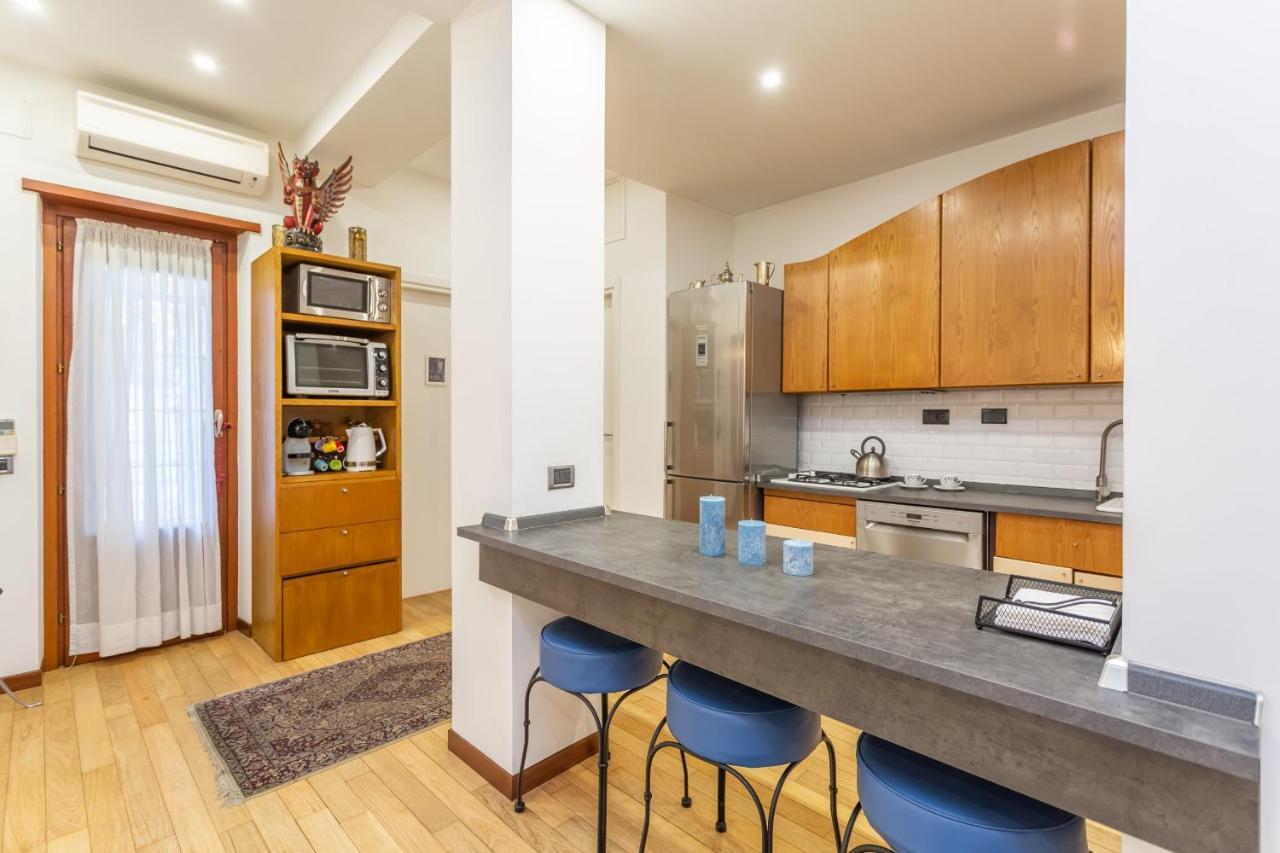 Апартаменты St Peter'S Spacious 4 Bdr With Private Parking Рим Экстерьер фото